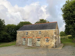 Beautiful 2 bedroom stone cottage in quiet rural location